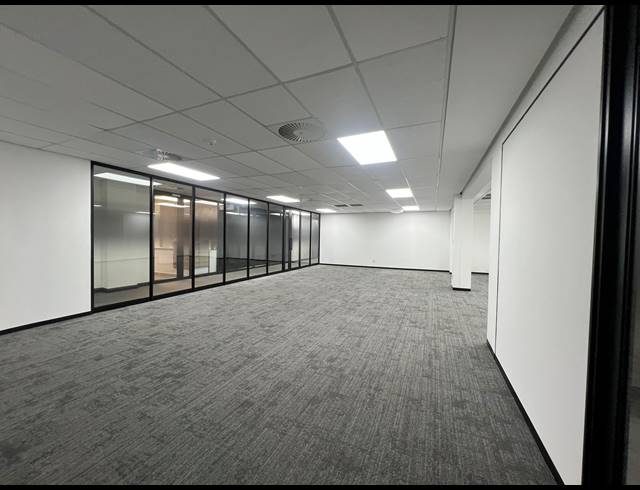 141M² OFFICE TO LET IN SANDHURST